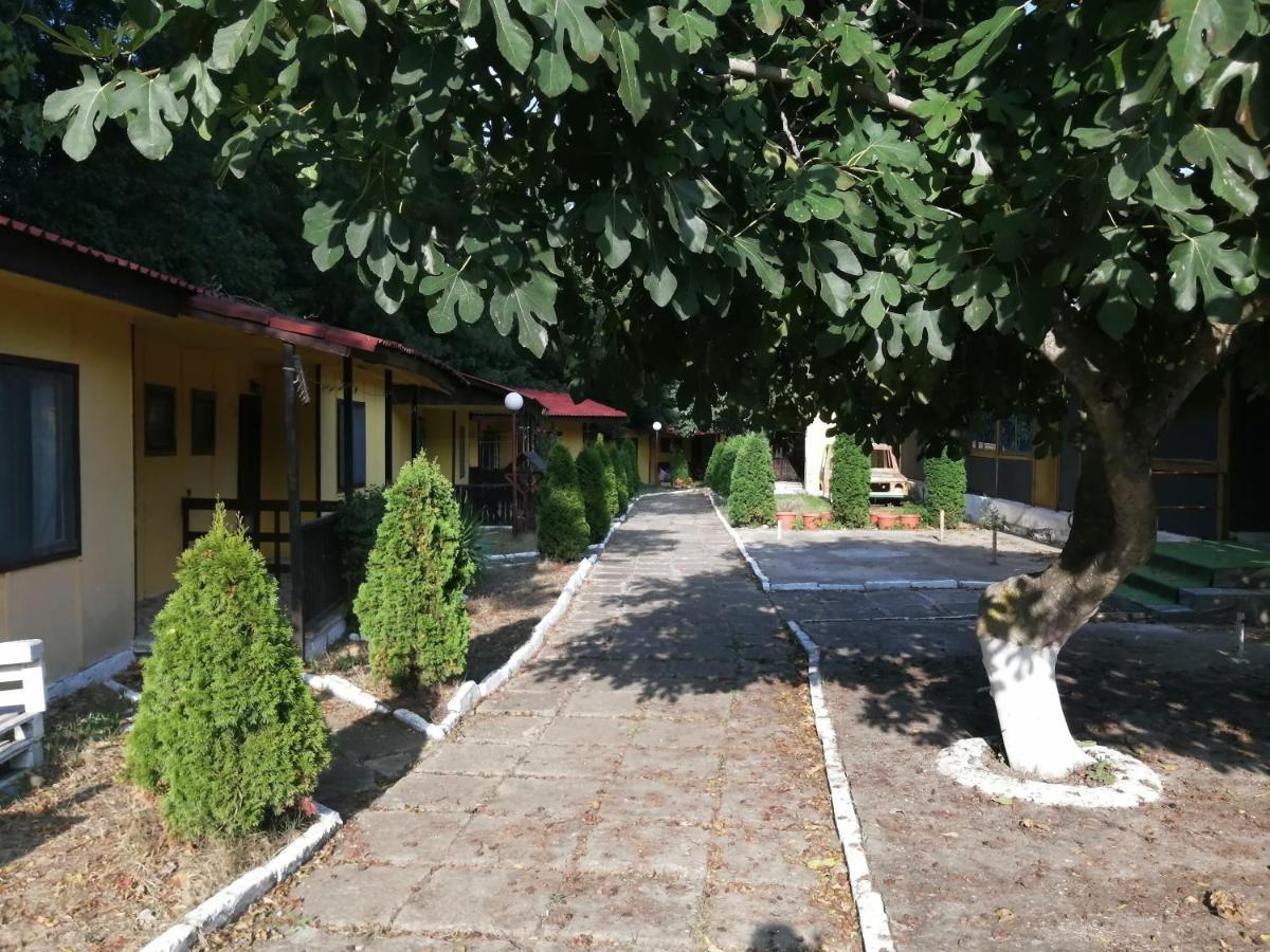 Морска База Венера Hotel Tsarevo Bagian luar foto